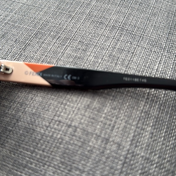 Fendi Oversized Sunglasses - Picture 5 of 5